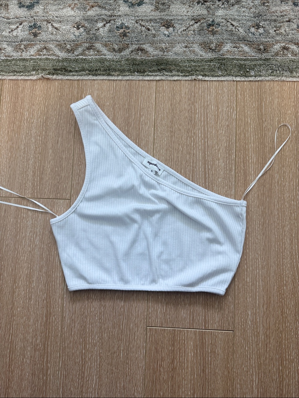 superdown White One-Shoulder Ribbed Crop Top